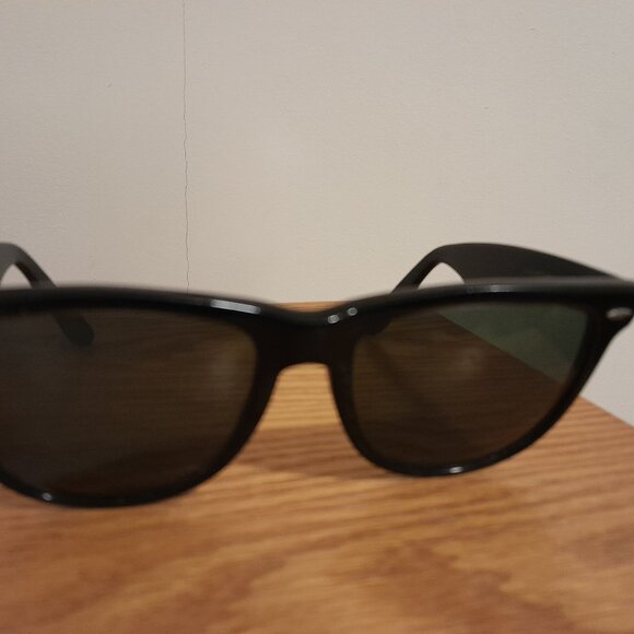 Bausch & Lomb Wayfarer II Sunglasses - Picture 2 of 6